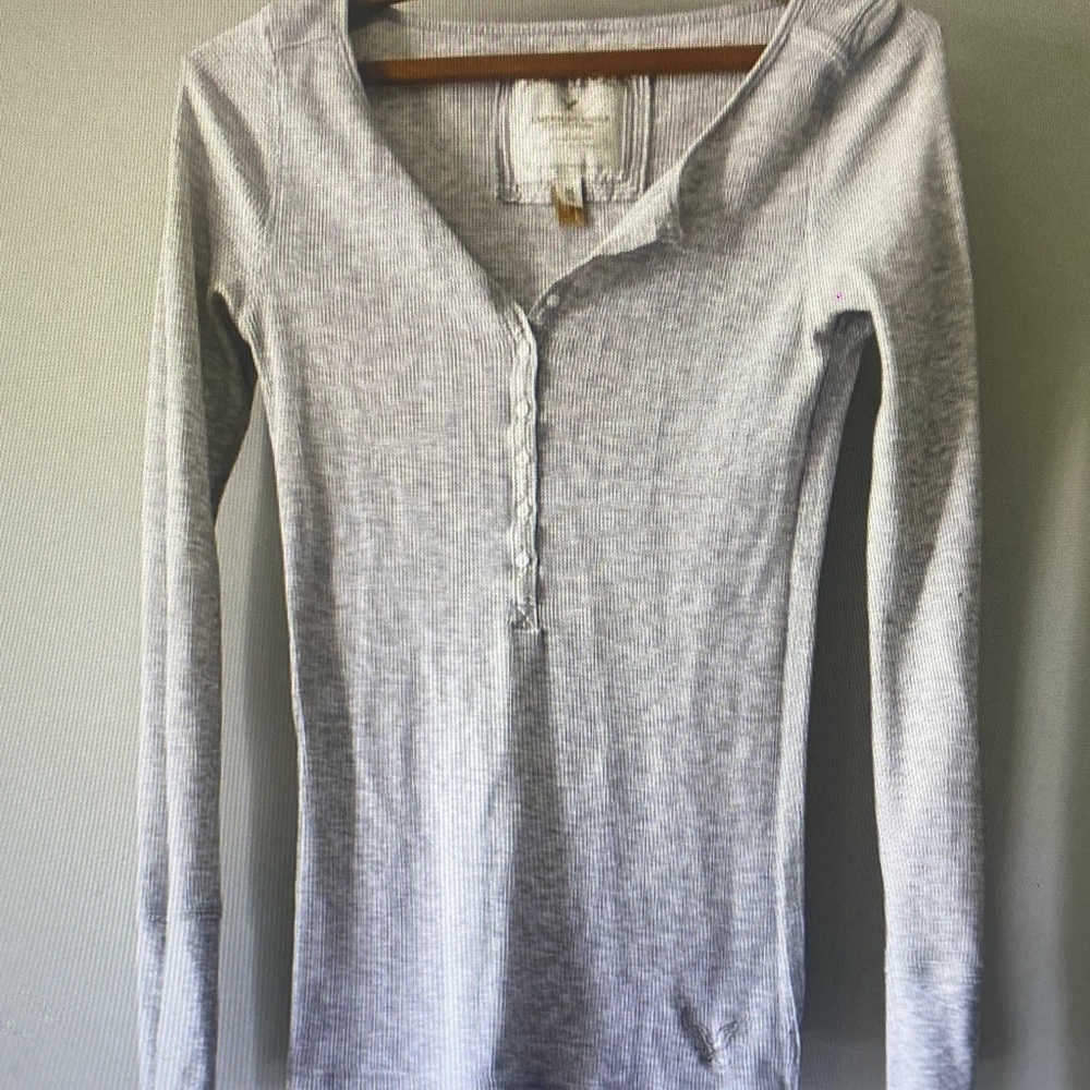 American Eagle Outfitters Light Gray Ribbed Henley Top